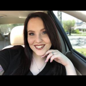 Meet your Posher, Ashley